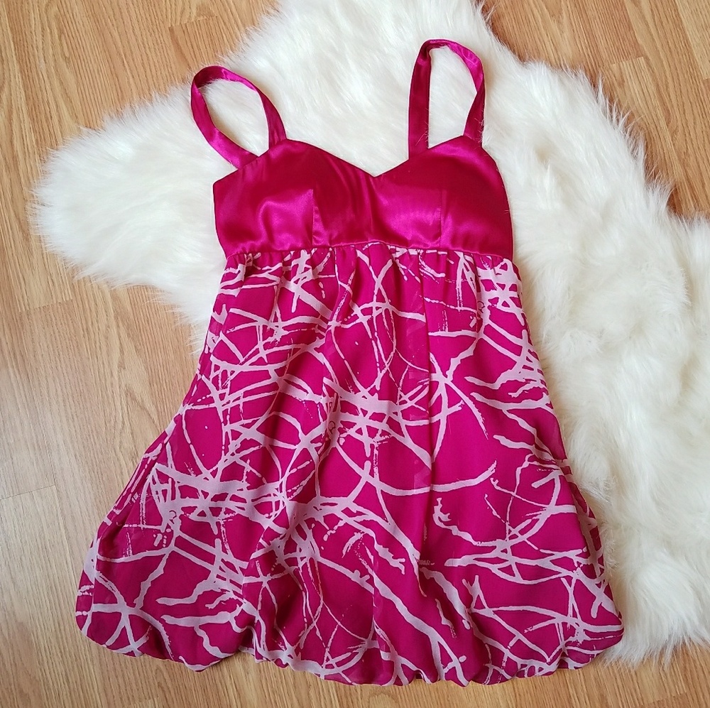 Satin Sweetheart Top w Pink & White Printed Tunic